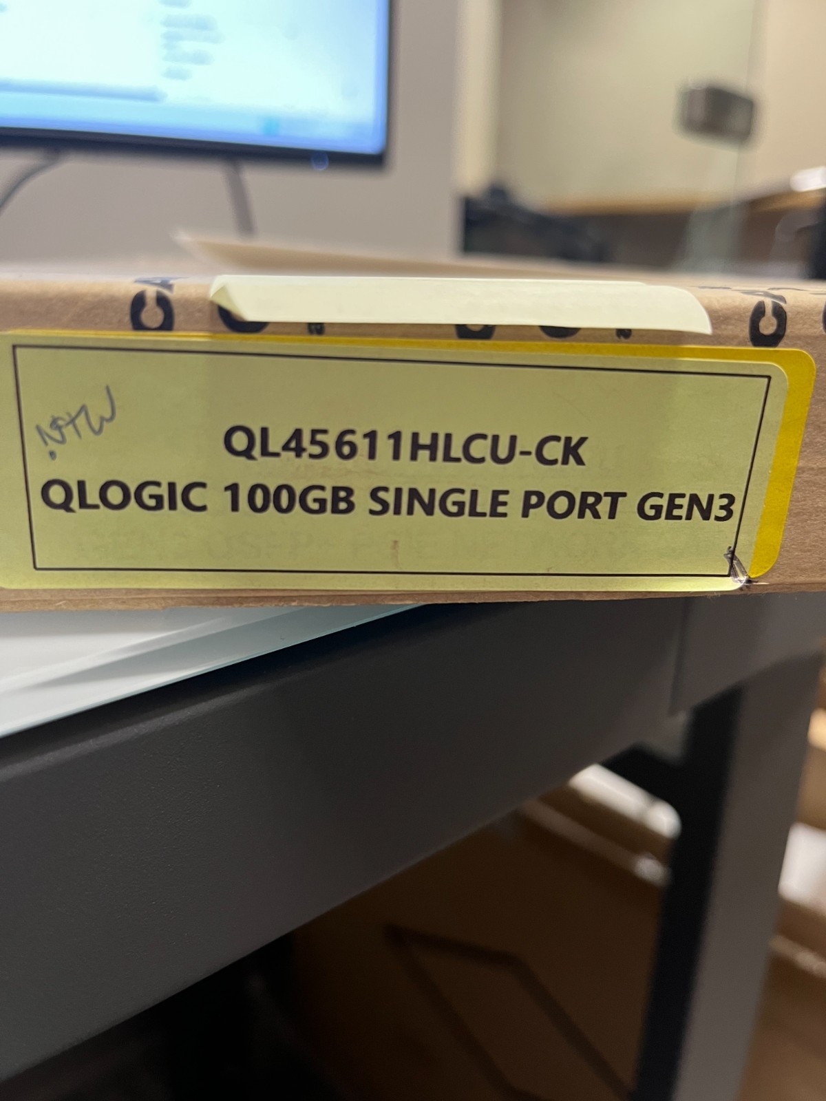 QLogic QL45611HLCU-CK 100GbE QSFP28 PCIe Gen3 Network Adapter