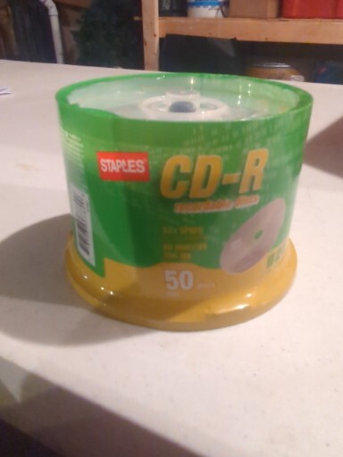 Staples CD-R Recordable 50 Discs 80 Min 700MB Capacity 52X Speed New Sealed