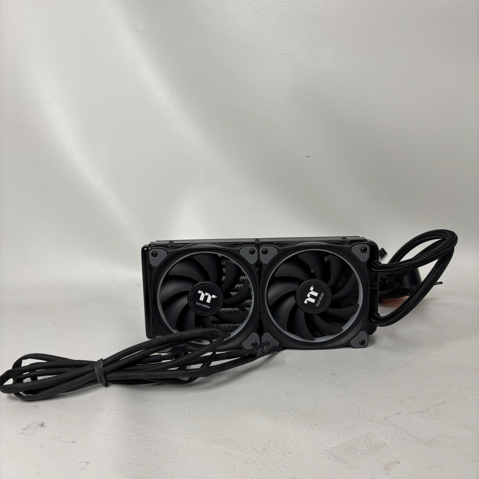 Thermaltake CL-W157-PL12SW-A Floe Riing RGB 240 TT Premium Edition