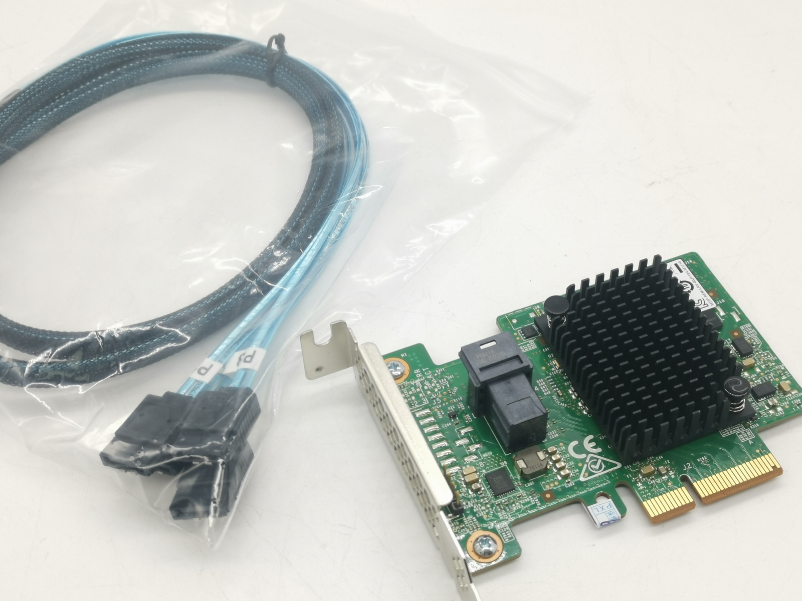 00JY196 IBM Lenovo ServeRAID M1210 12G Controller SAS3008 9300-4I + 8643 cabe