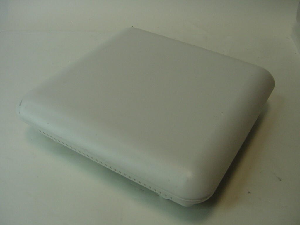U84611 LUXUL APEX WAVE 2 AC3100 DUAL BAND WIRELESS AP XAP1610 WITH BACKP G2U