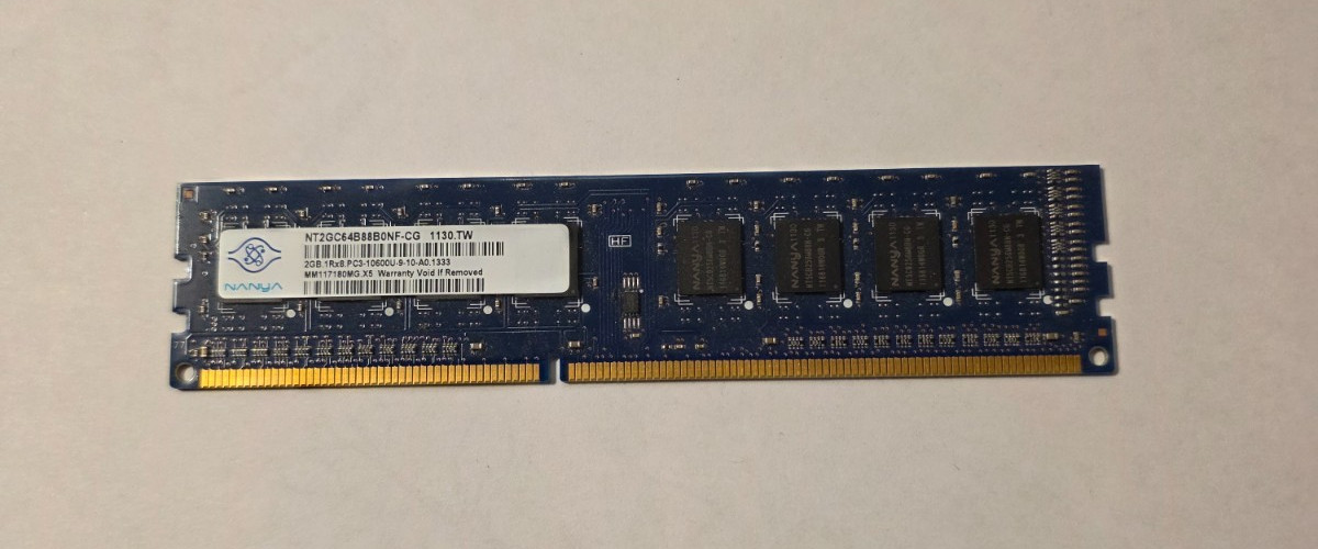 Nanya 2GB DIMM 1333 MHz PC3-10600 DDR3 SDRAM Memory (NT2GC64B88B0NF-CG)