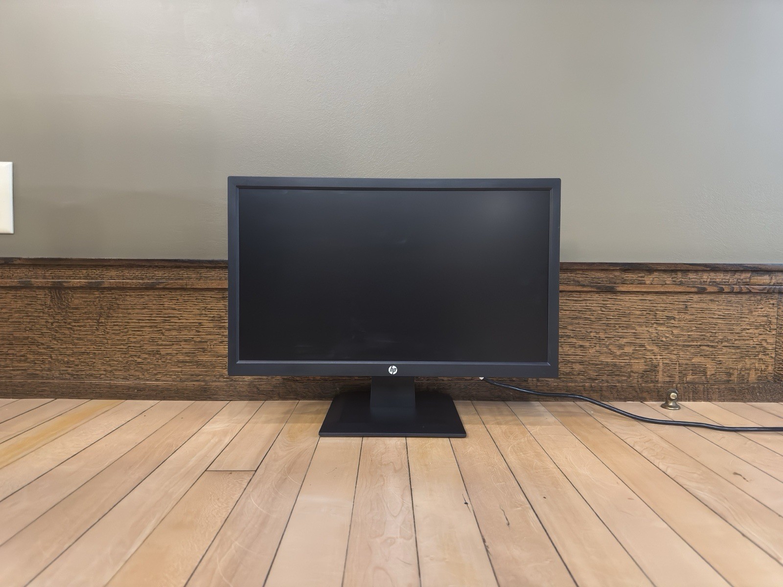 HP 20WM 20-inch Widescreen LCD Monitor 1600 x 900 - TESTED