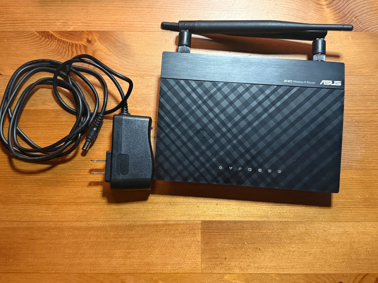  ASUS RT-N12 D1 Wireless-N300 Router 4-Port with Power Adapter