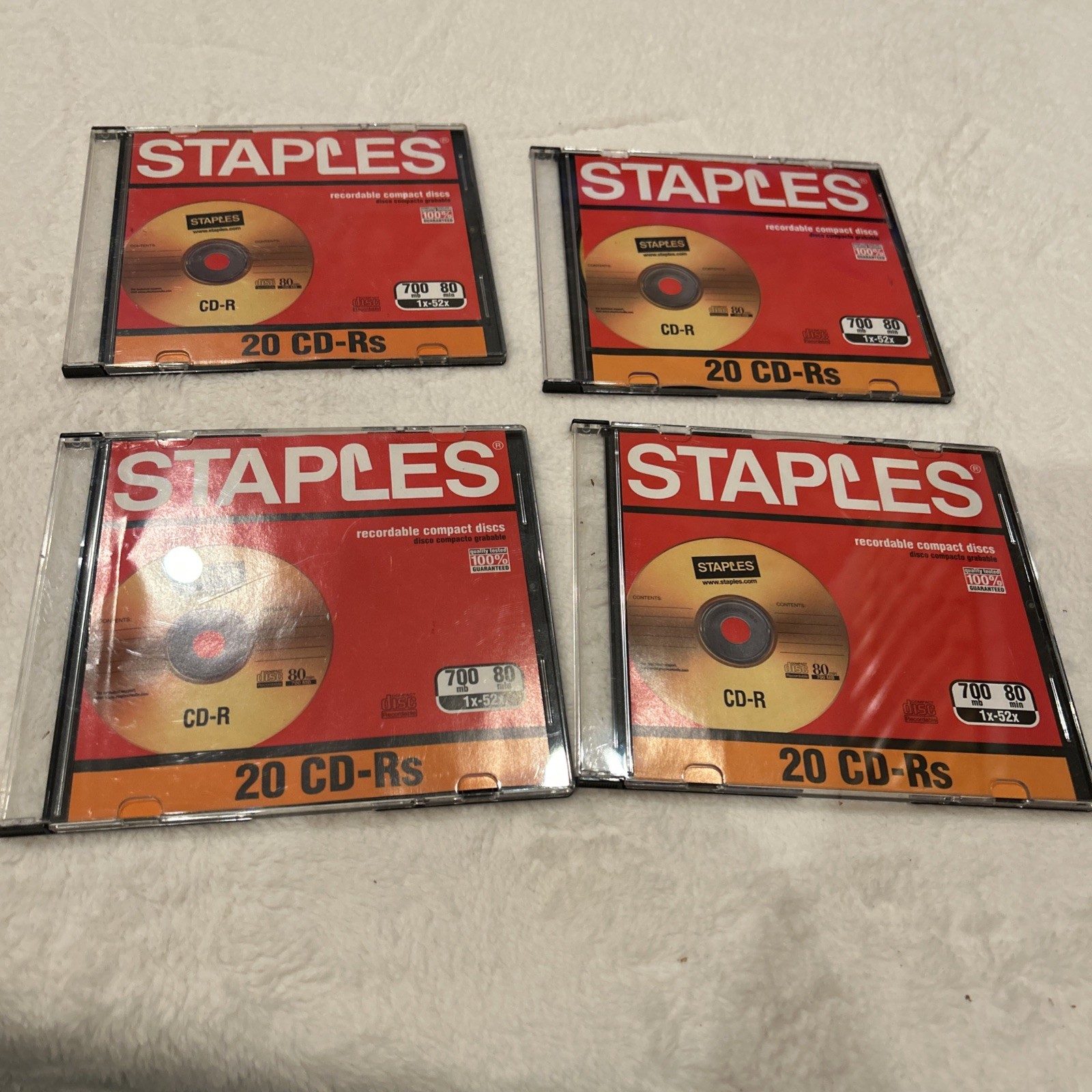 Staples CD-R recordable compact discs. 700 Mb/80 Min, 4 Pack
