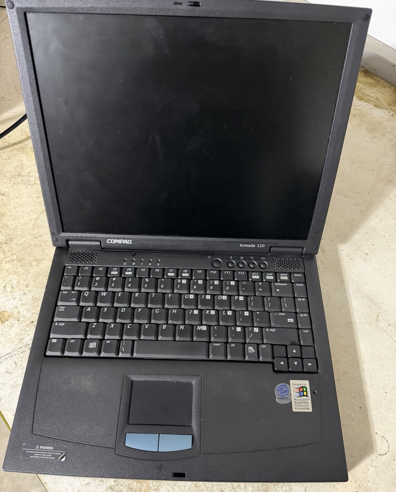 Compaq Armada 110 15" Laptop Intel Celeron - UNTESTED