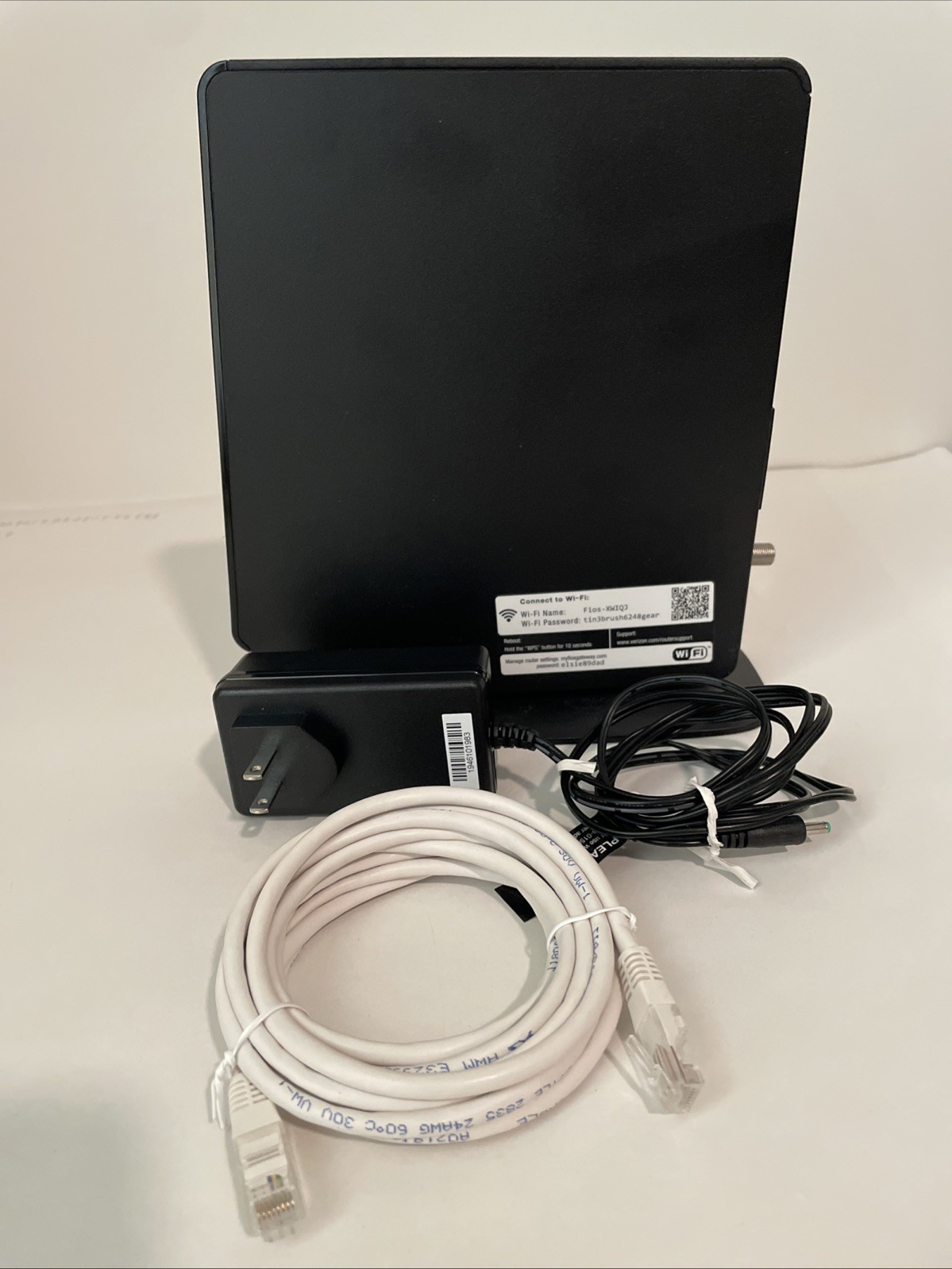 Verizon FiOS-G1100 Wi-Fi Router includes ethernet cable