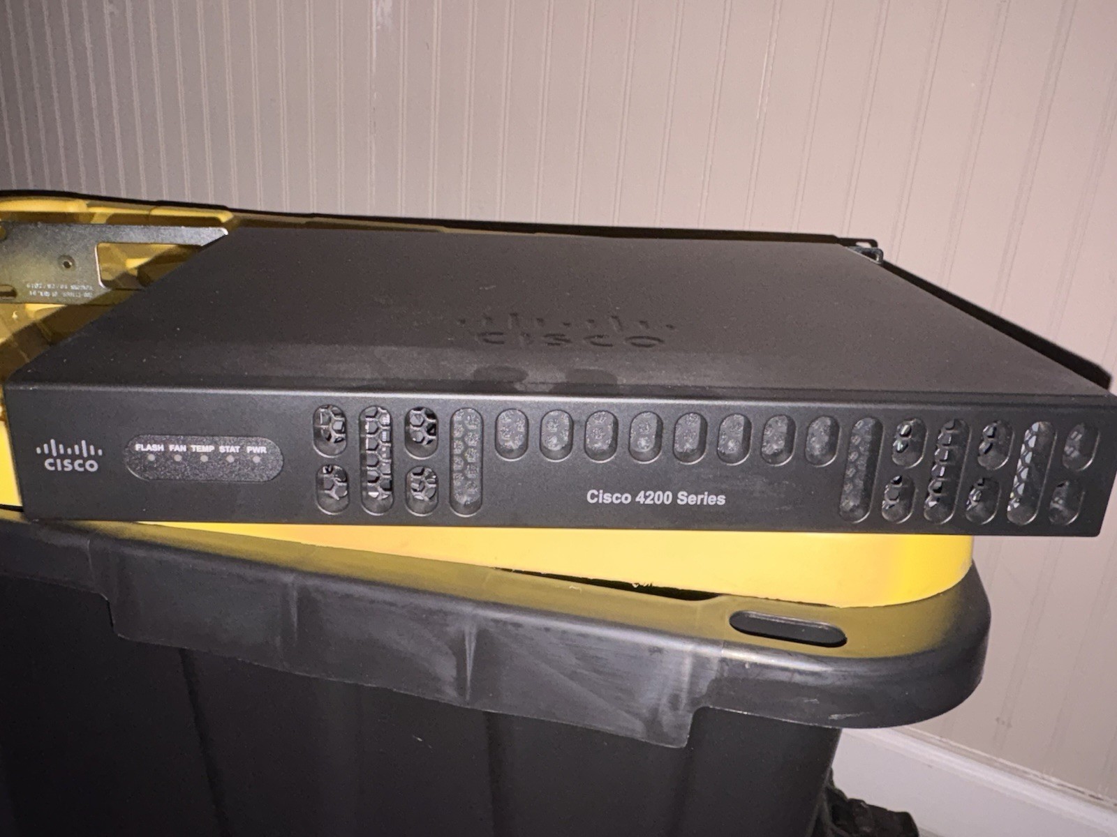 Cisco 4221 4200 Series Enterprise Rack Mount Router 2-Port 1Gbps RJ-45 NO Power