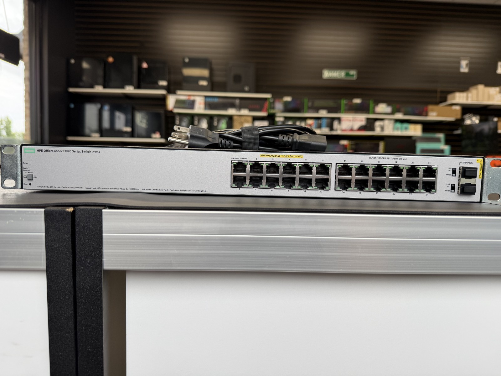 HPE OfficeConnect 1820 Series Switch Model J9983A