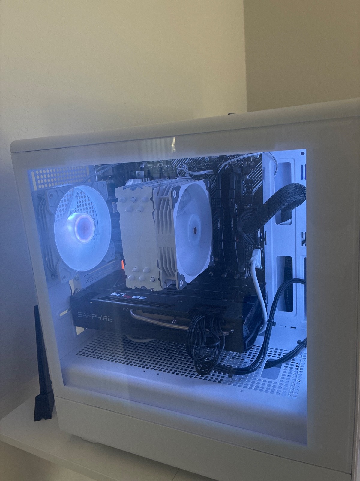 Custom Gaming PC- Ryzen 5 5600, RX 5700 XT GPU, 1TB SSD, 32GB RAM-Slightly Used