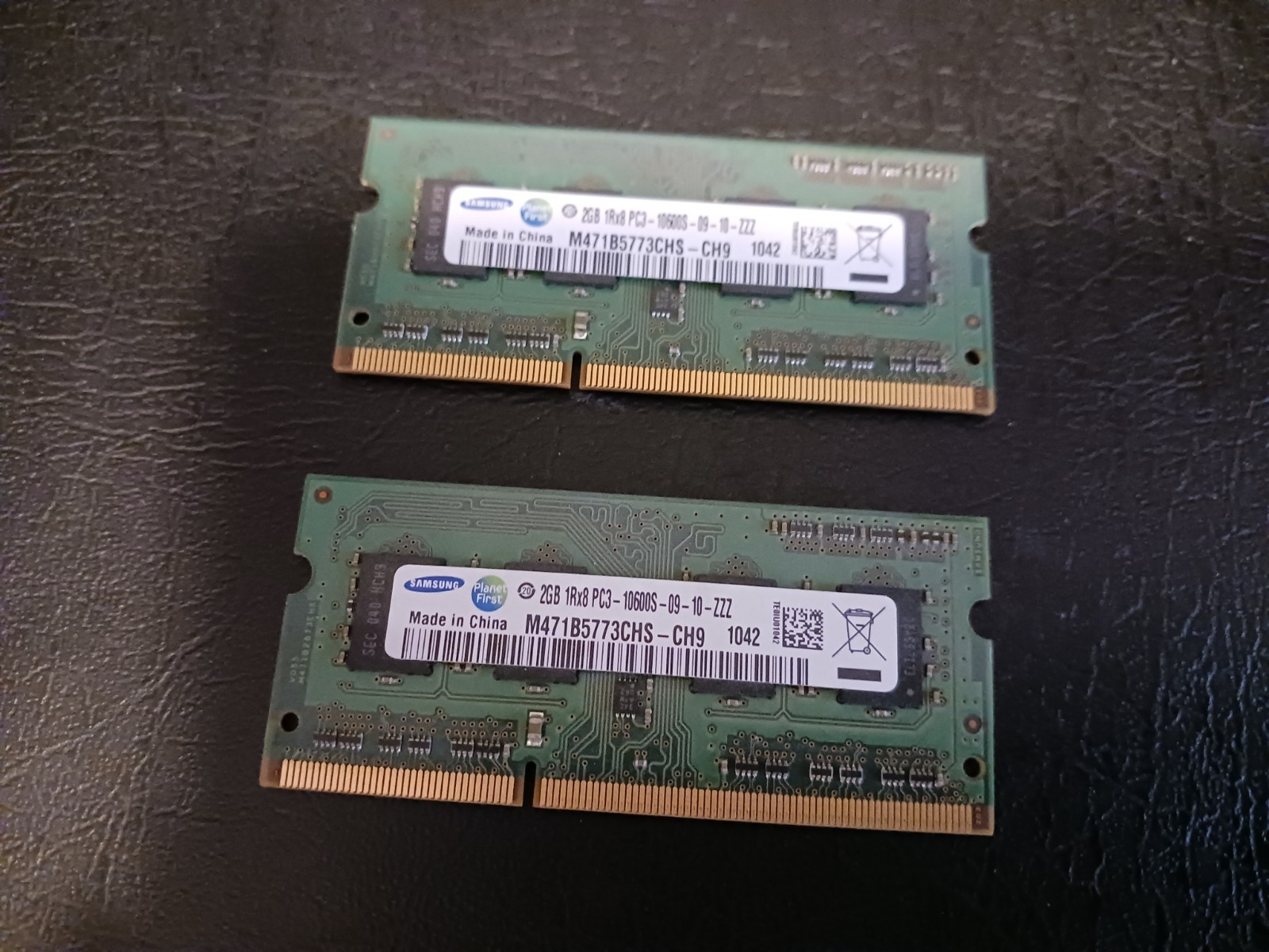 SAMSUNG 4GB Kit (2x2 GB) 1Rx8 DDR3 PC3-10600S-09-10-ZZZ RAM MEMORY
