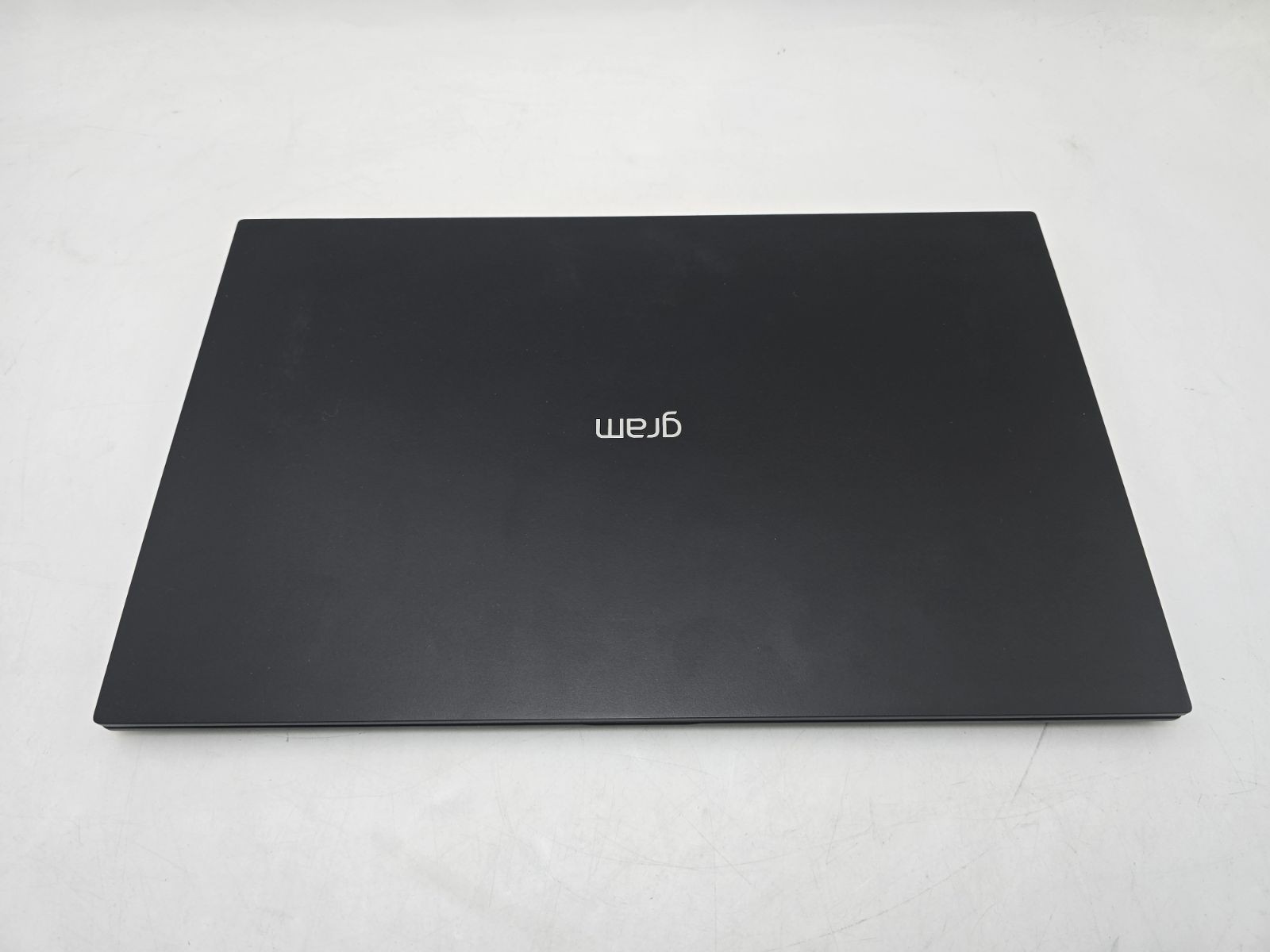 LG GRAM 15.6” FHD LIGHTWEIGHT TOUCH ULTRA 7 155H 16 1TB SSD FRENCH/ENGLISH BLACK