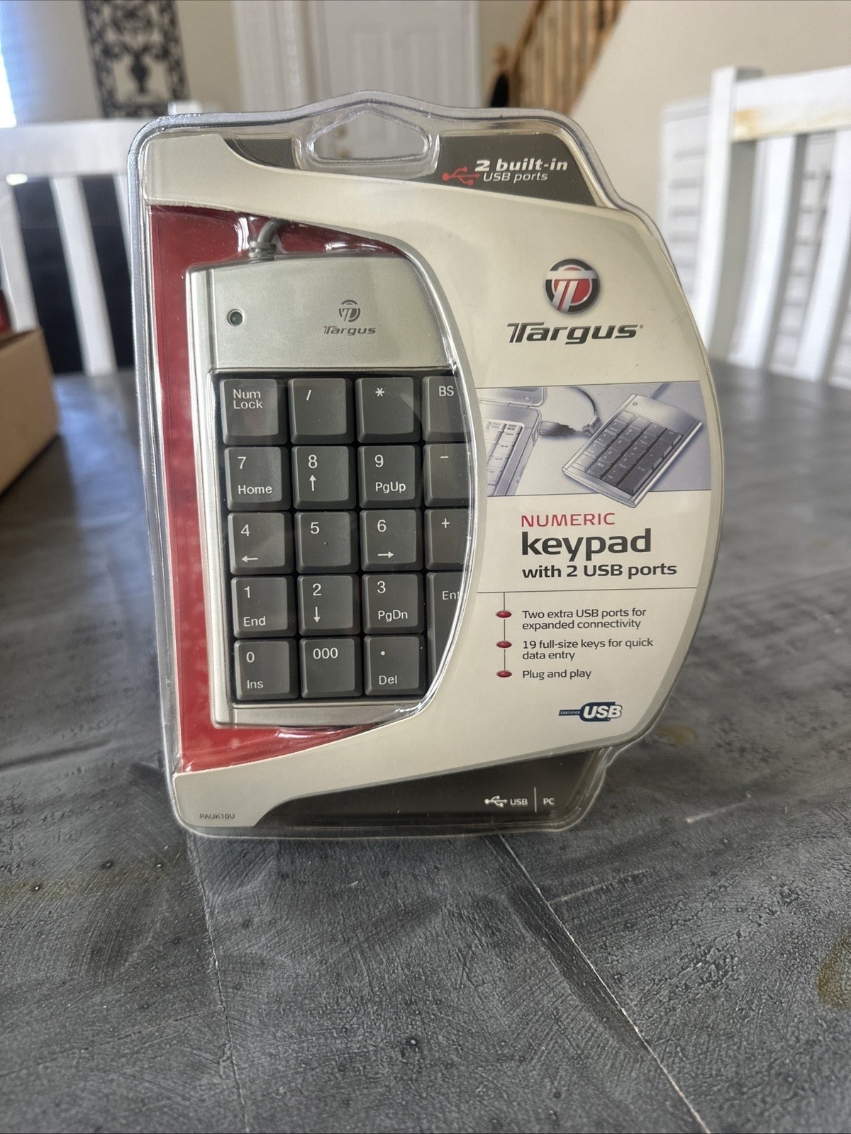 Targus Numeric Keypad w/ 2 USB ports 19 Full Size Keys - Windows PC - Brand New
