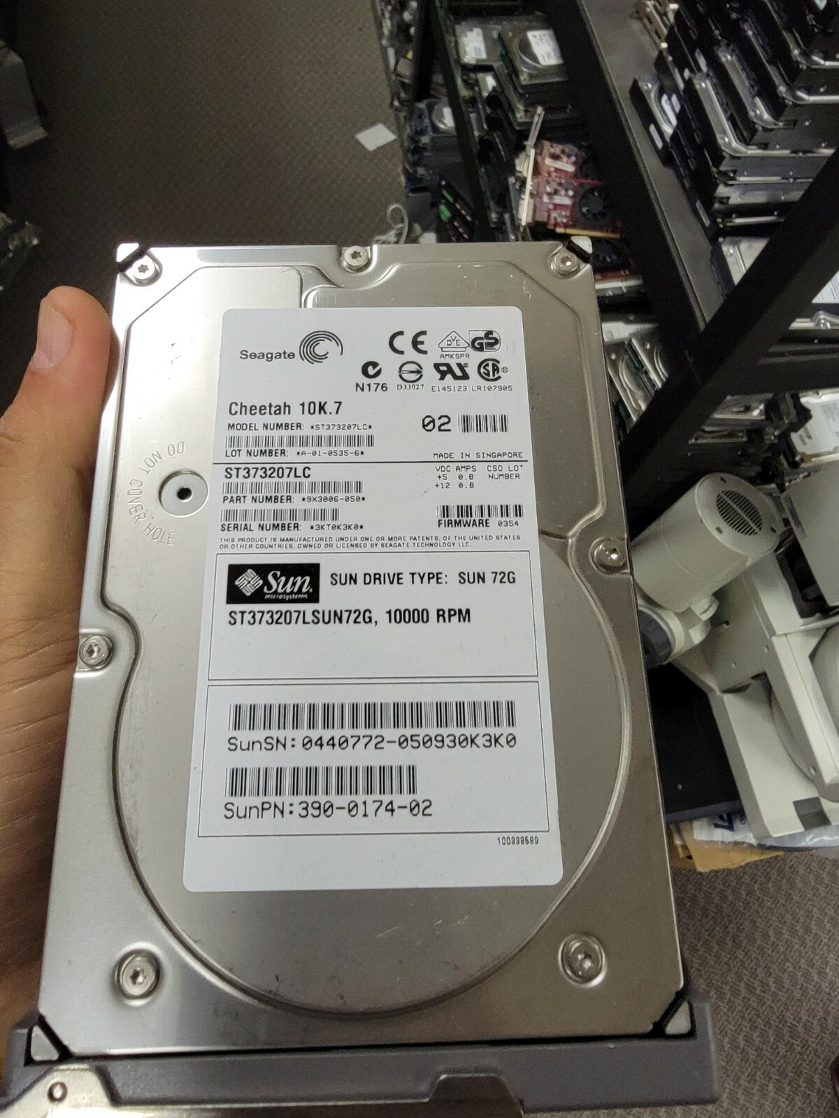 Sun 390-0174-03 540-5456-01 10K 72GB SCSI Hard Drive w/ Caddy Seagate ST373207LC
