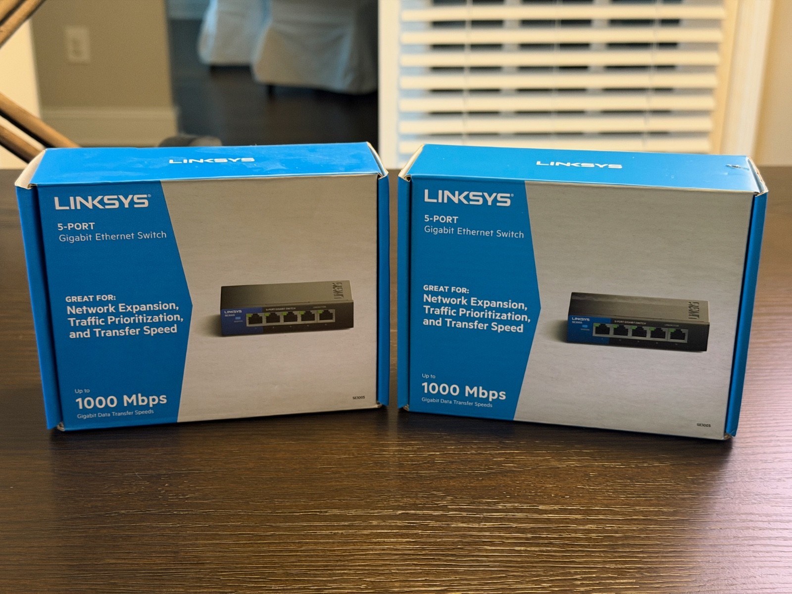 2x Linksys SE3005 V2 5-port Gigabit Ethernet Switches