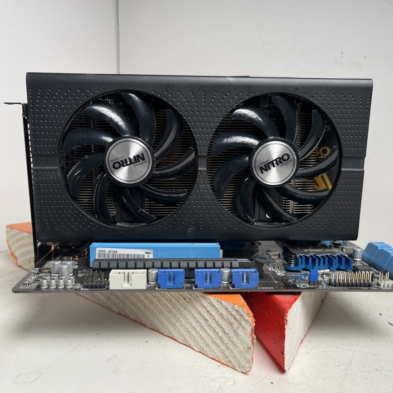 SAPPHIRE NITRO Radeon RX 460 OC 4GB GDDR5 FreeSync HDR HDMI DP DVI