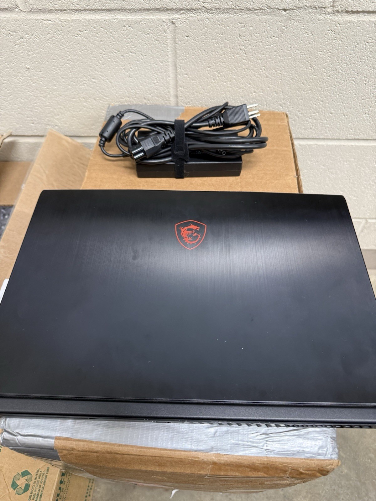 MSI Thin Thin GF63 12VE-201US, 512GB SSD, i5-12450H, RTX 4050 6gb, 16GB RAM