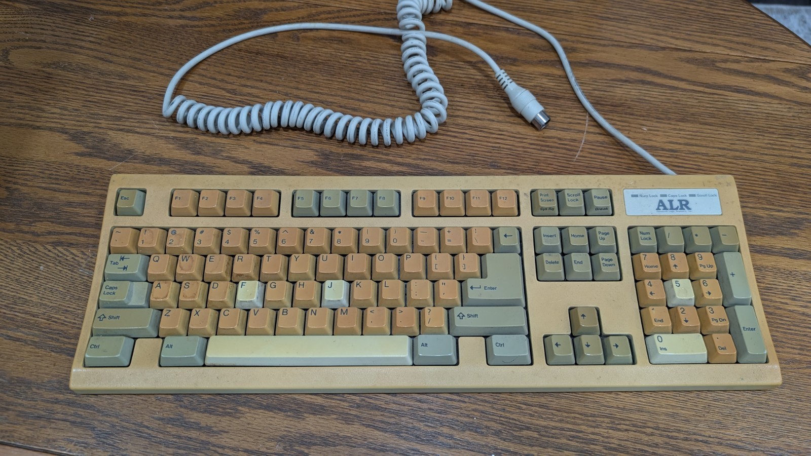 Vintage Keyboard Advanced Logic Research. Mitsumi Electric Kpq-e99ac