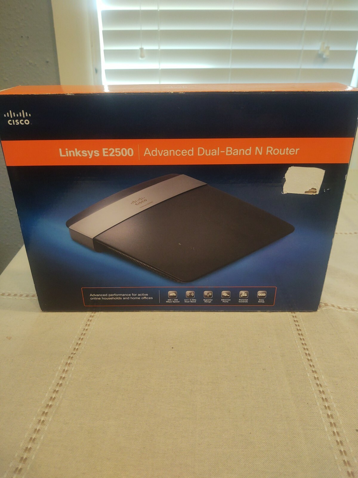 Linksys E2500 300 Mbps 4-Port 10/100 Wireless N Router Pre-owned Tested