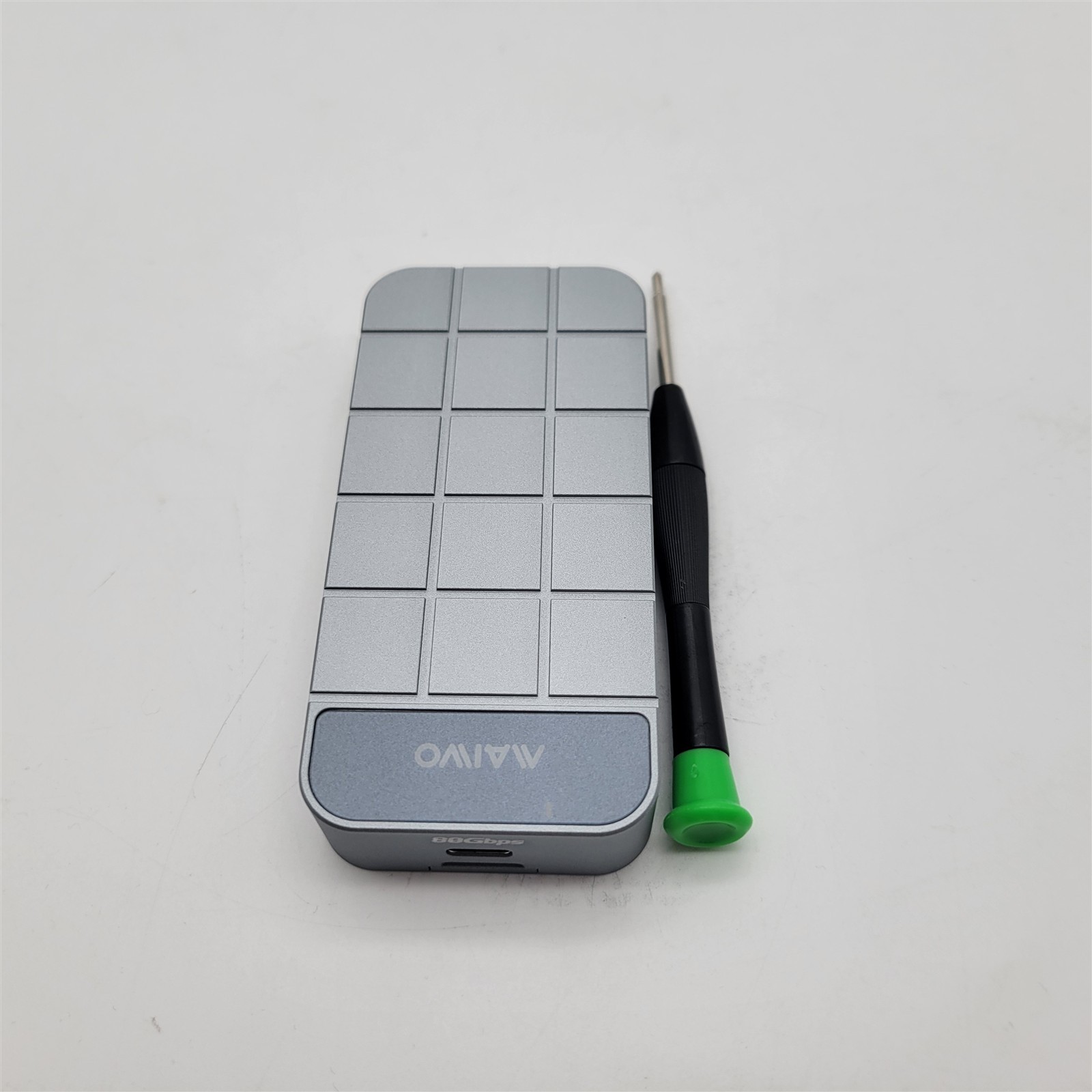 80Gbps M.2 NVMe SSD Enclosure Tool-Free Aluminum Case Support Thunderbolt 4 USB4
