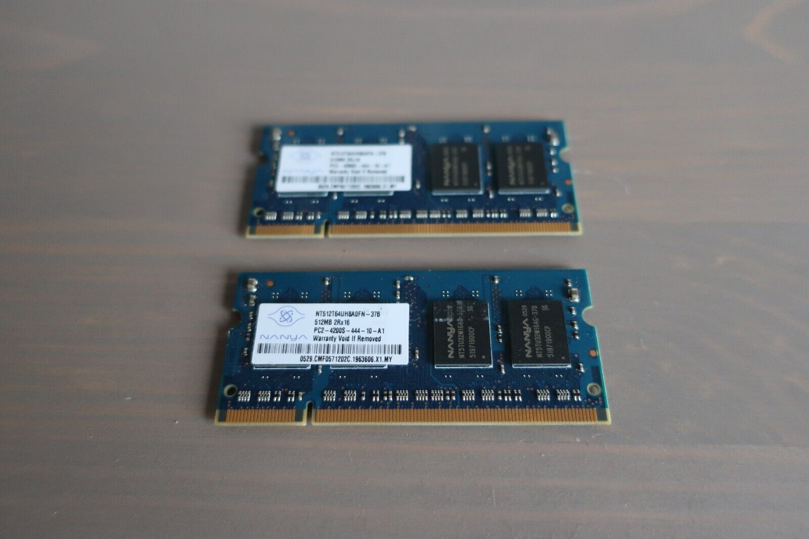 Nanya NT512T64UH8A0FN-37B 1GB Set (2x512MB) PC2-4200 DDR2-533MHz SODIMM 2Rx16