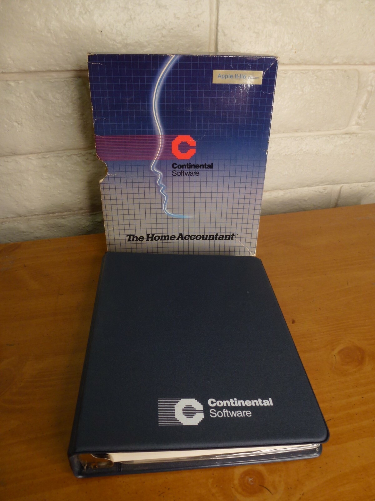 Vintage Apple II - IIe Software - The Home Accountant Continental Software 5.5"