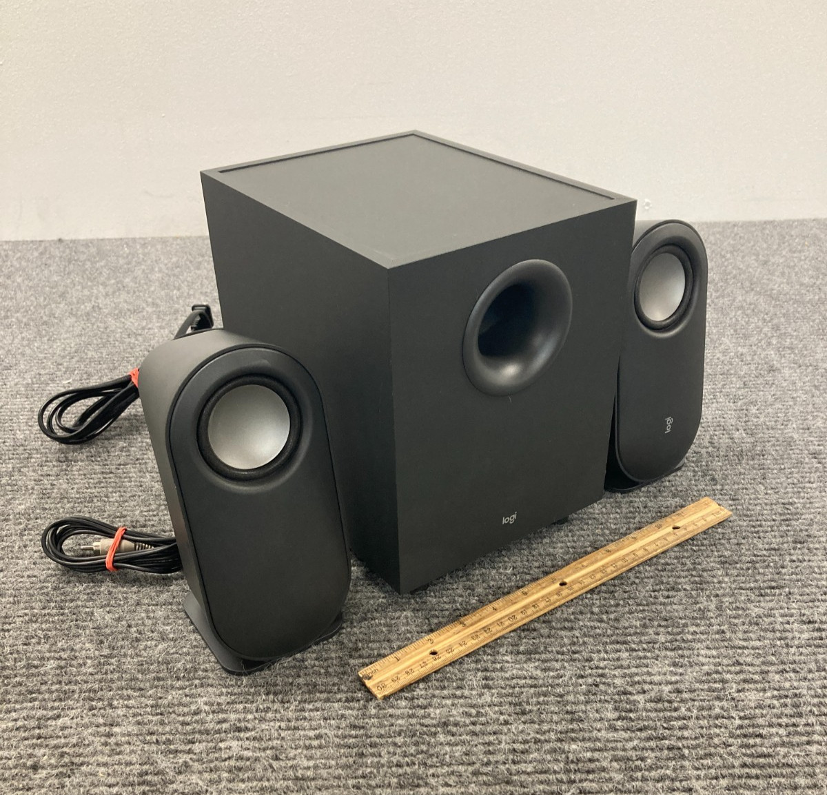 Logitech Z407 SR0191 Computer Speakers With Subwoofer 880-000888