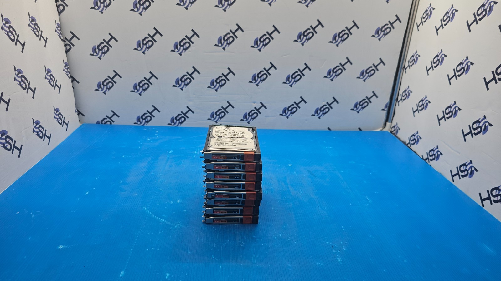 0B26041 EMC 900GB 10K 6G SAS 2.5IN 005049809 118032934-02 HGST Lot of 8
