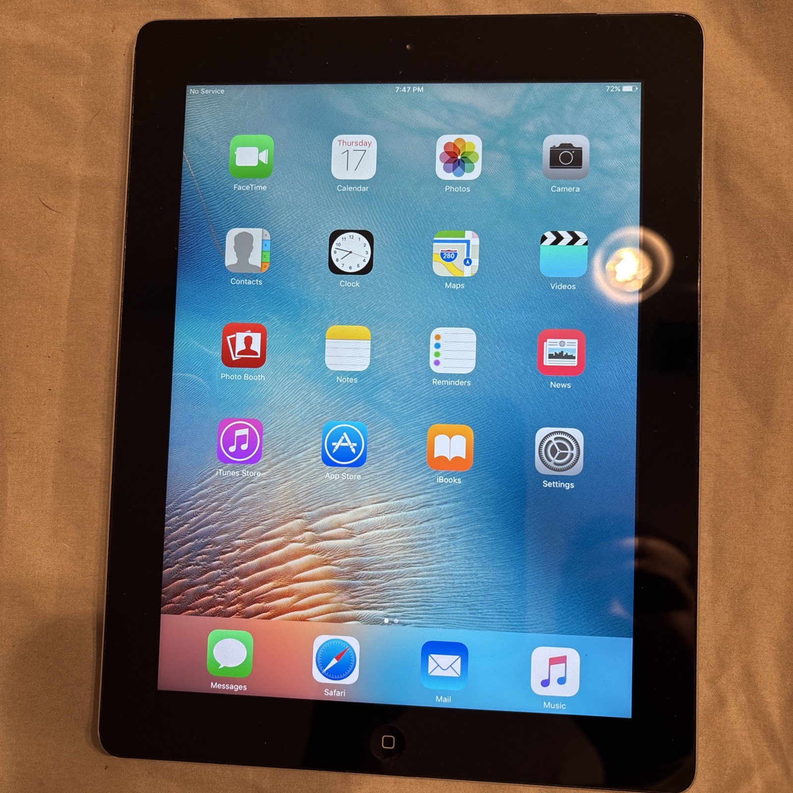 Apple iPad 3rd Gen. 2012 64GB, Wi-Fi/Cellular, A1430 MD368LL/A, 9.7in Unlocked