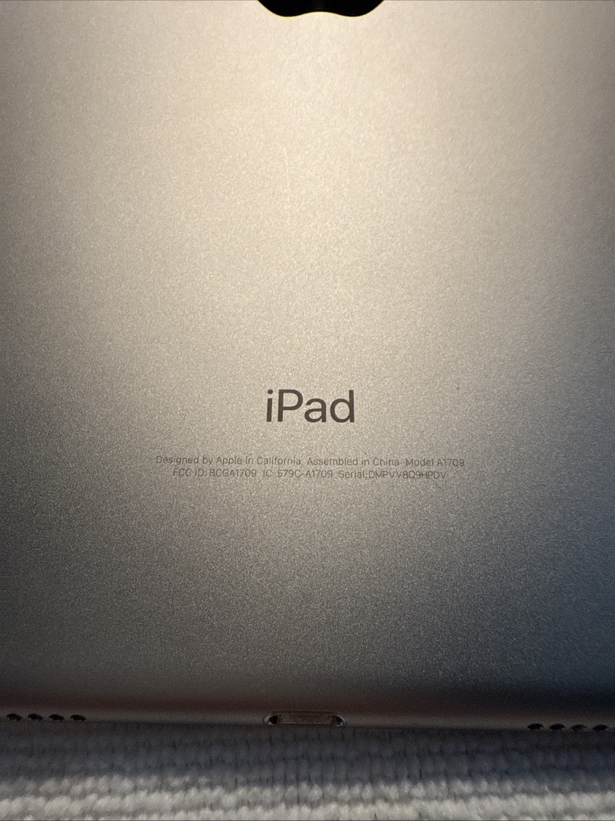 Apple iPad Pro 1st Ge A1709 64GB, Wi-Fi+, 10.5" Space Gray (See Description)