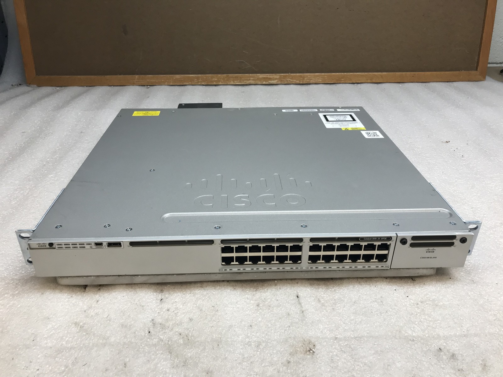 Cisco WS-C3850-24U-L 24 Port UPOE Gigabit Switch W Rack Ears Power Cables