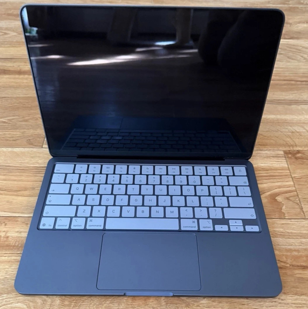 Apple MacBook Neo 13 Inch Indigo With A18 Pro Chip 8GB 256GB *100% Battery*