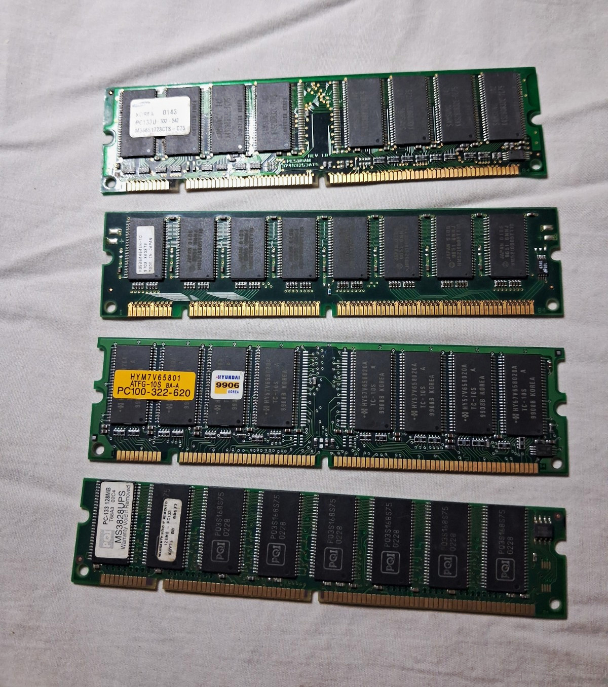 Lot of 4 Vintage SDRAM Desktop RAM PC100 PC133 168-Pin Samsung Hyundai Tested