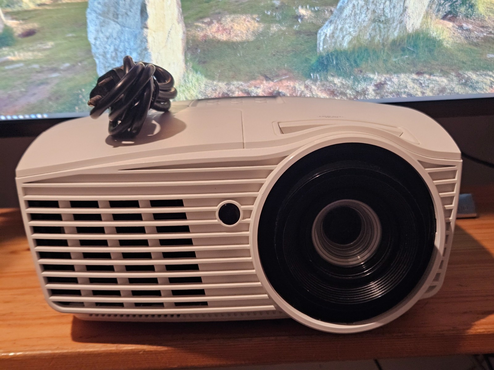 Optoma VDHDST-P004 DLP HD Projector *READ*