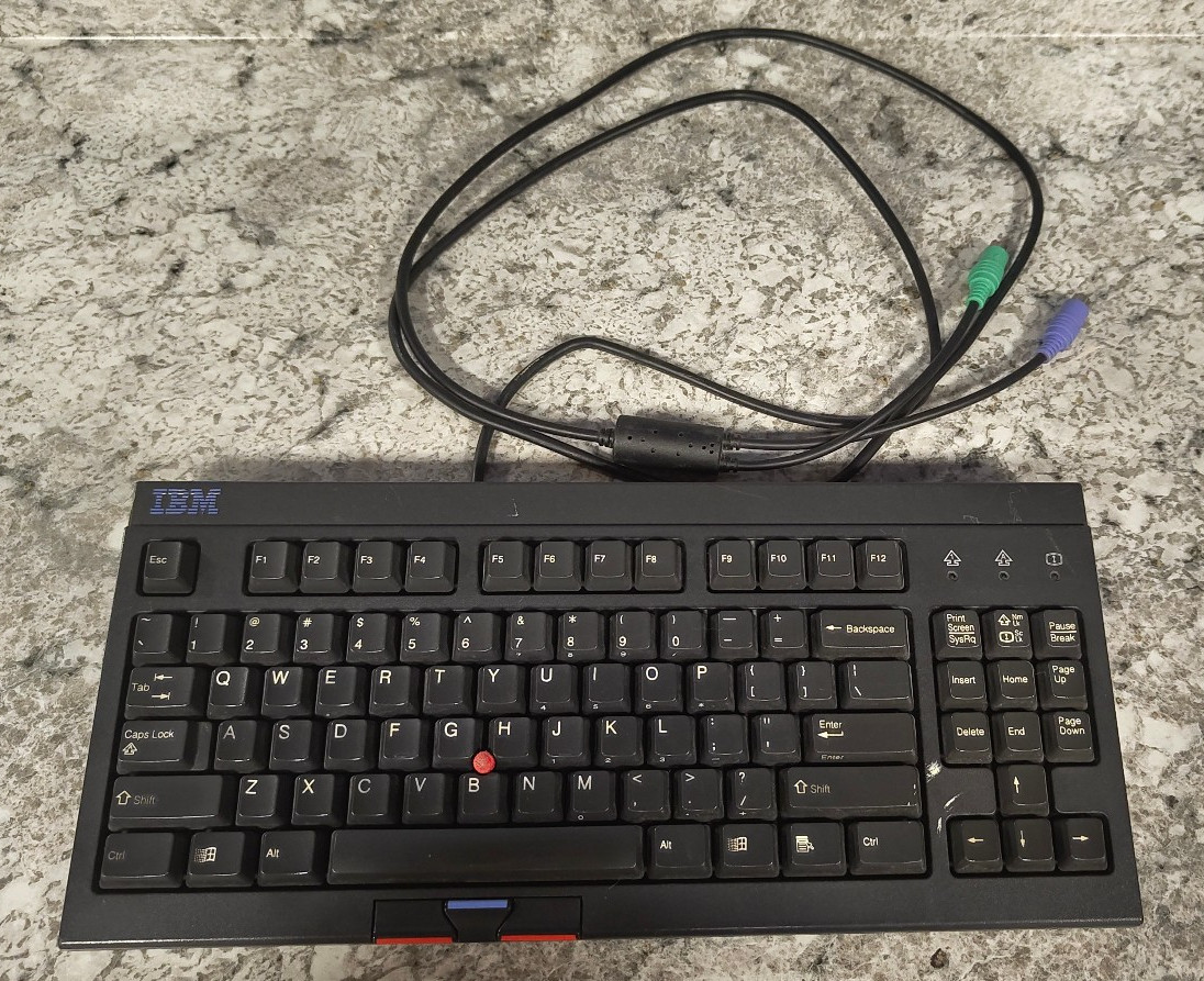 IBM SpaceSaver Keyboard II RT3200 PS2 English Layout w/ TrackPoint AS/IS READ