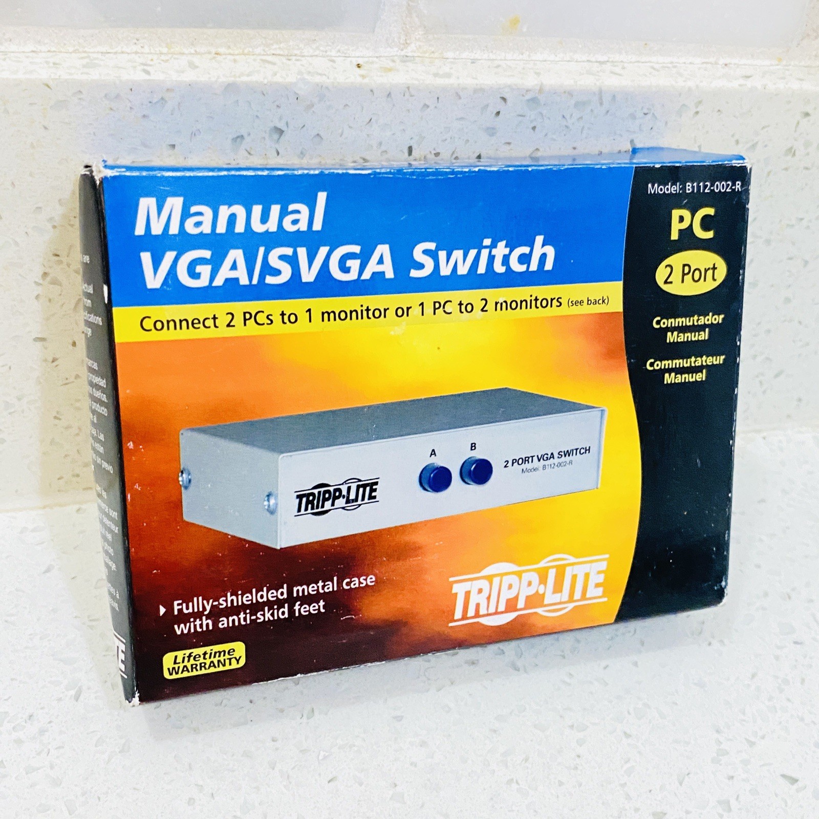 Tripp-Lite 2 Port Manual VGA SVGA Input and Output  Splitter Switch B112-002-R