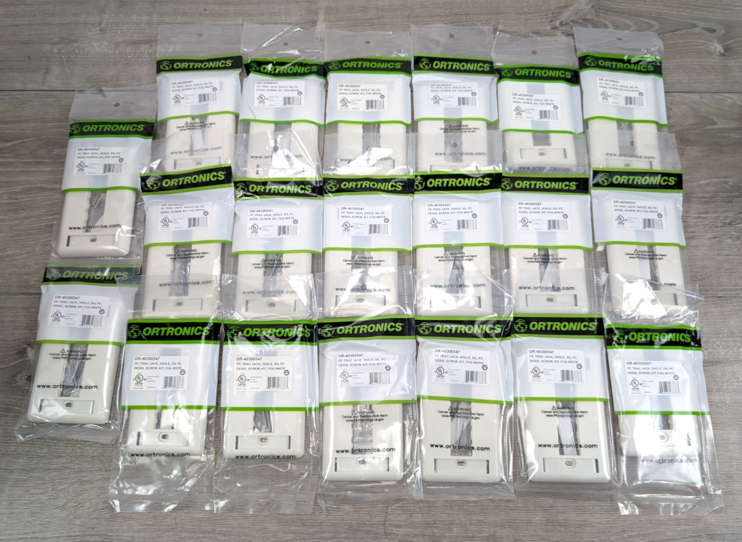LOT OF 20 Ortronics OR-40300547 TracJack Faceplate 3-Hole Fog White