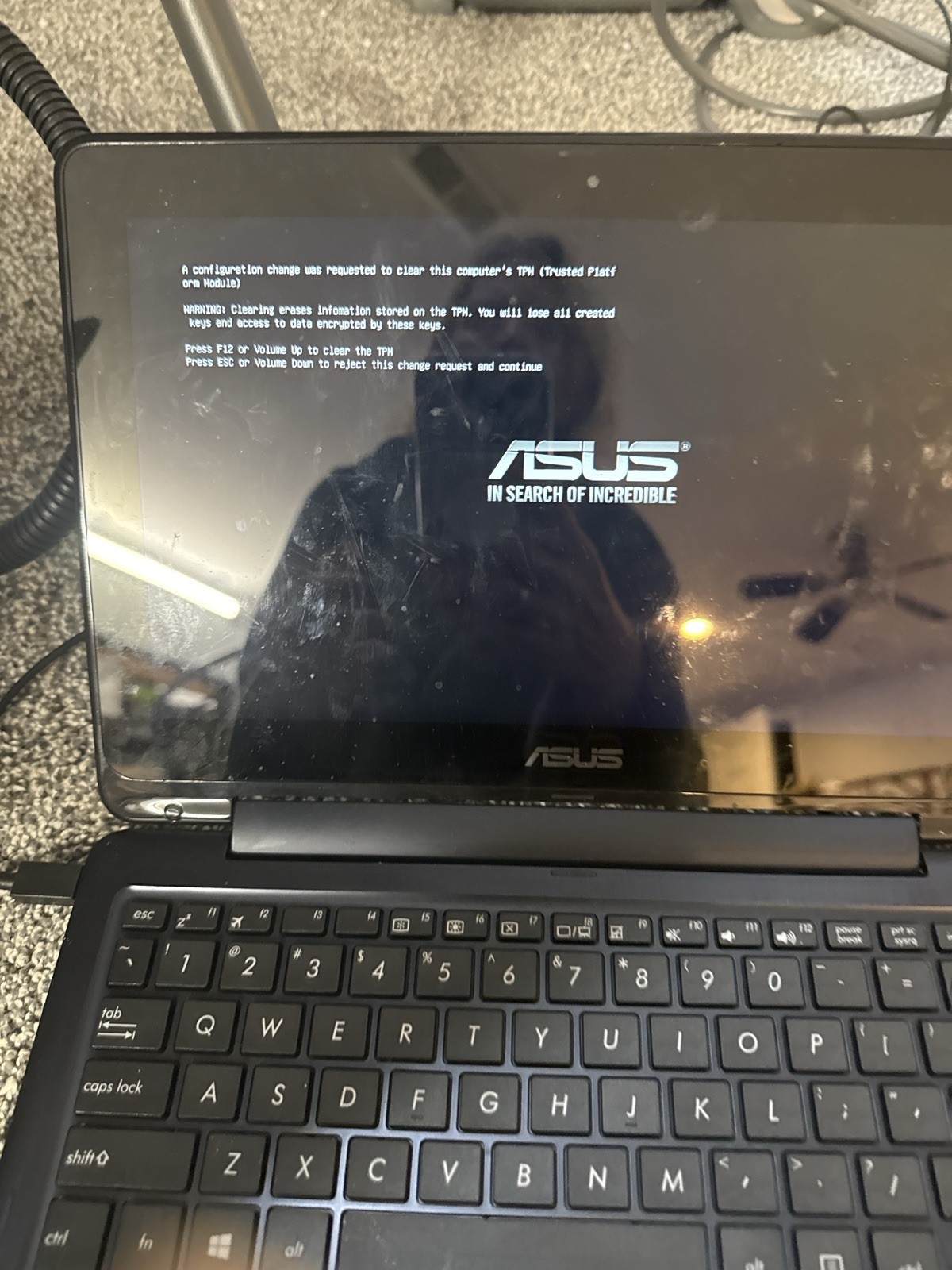 ASUS Transformer Book Flip TP200SA-UHBF 11.6” Touchscreen 2GB 32GB