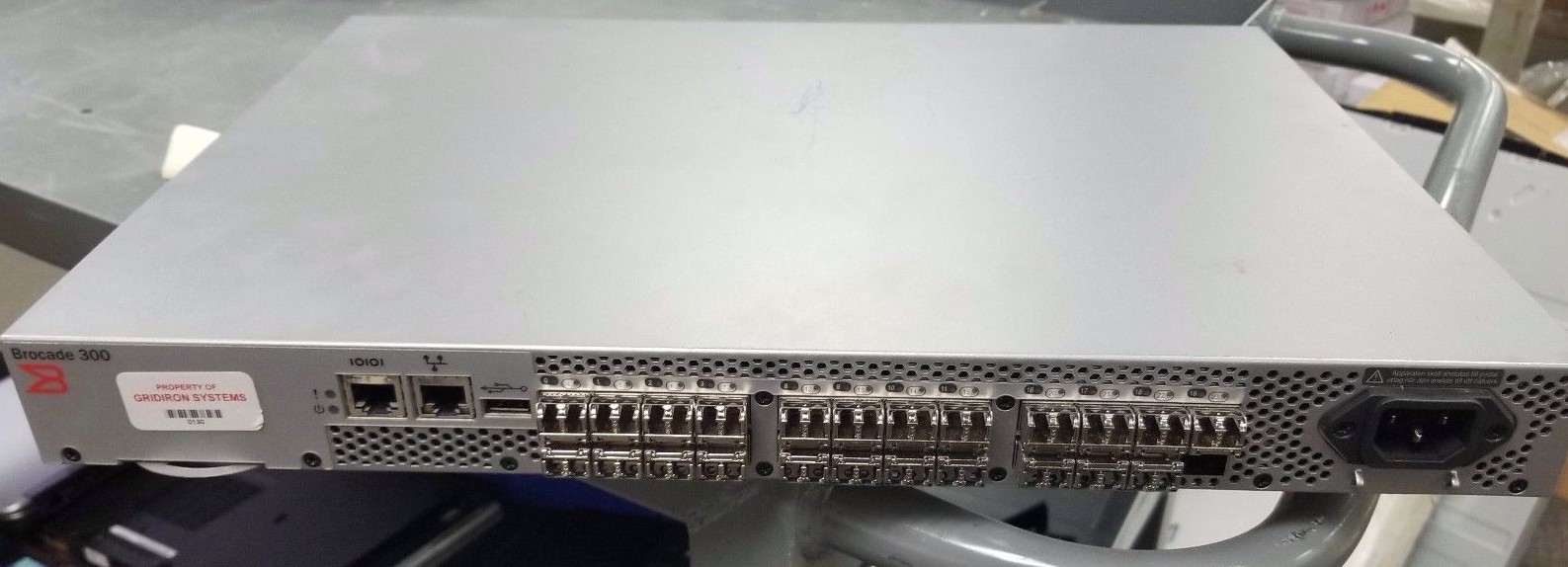 Brocade 320 BR-320-0008 300 24 Port 8GB Fibre Channel SAN Switch