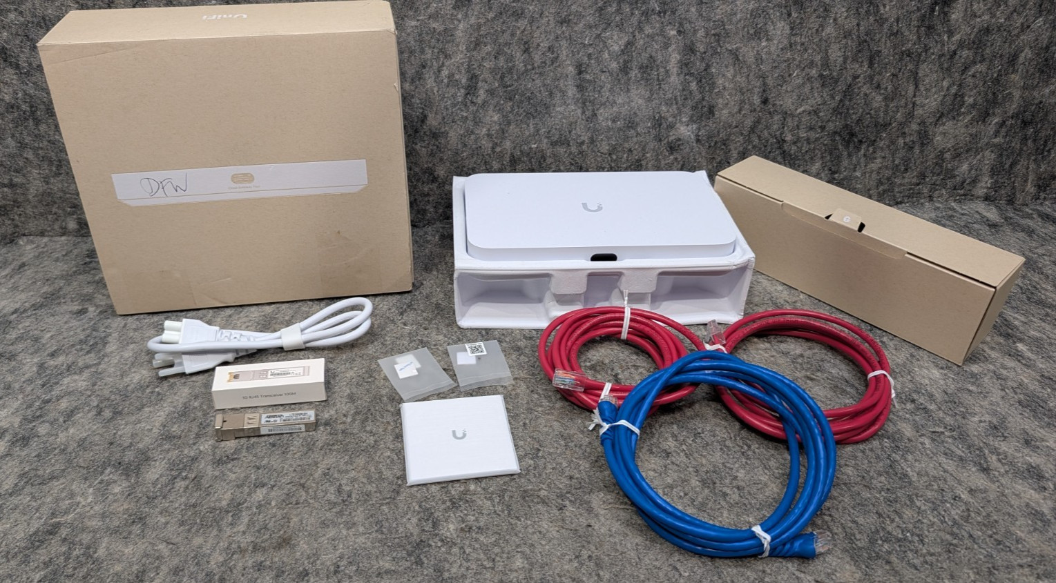 Ubiquiti Unifi - Cloud Gateway Fiber (UCG-Fiber) w/ 2TB M.2 SSD 🔥New/Open🔥