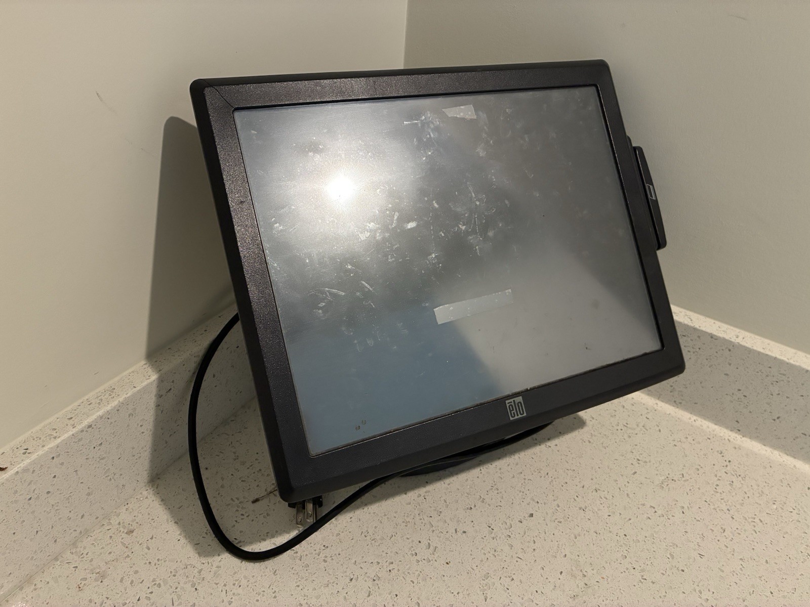 ELO ET1515L 15" Touchscreen POS Monitor Functional
