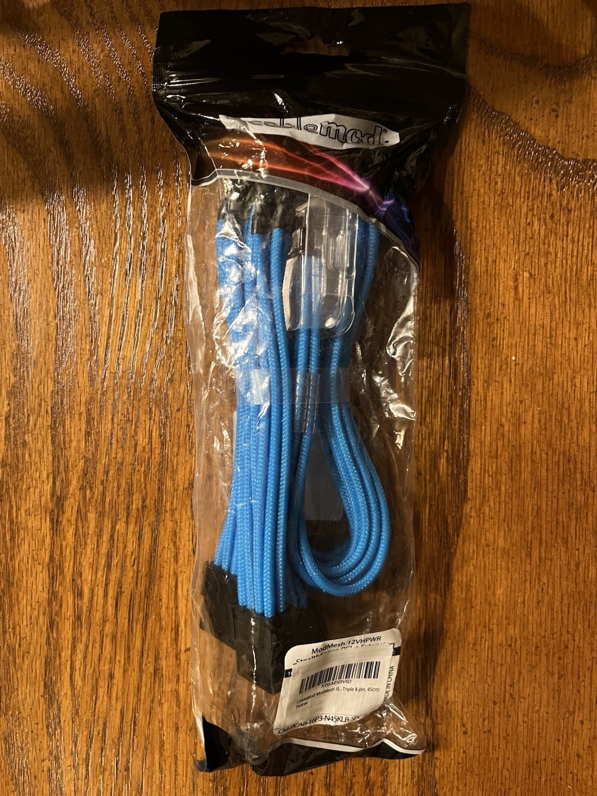 CableMod Pro ModMesh 12VHPWR StealthSense PCI-e Extension 45 CM