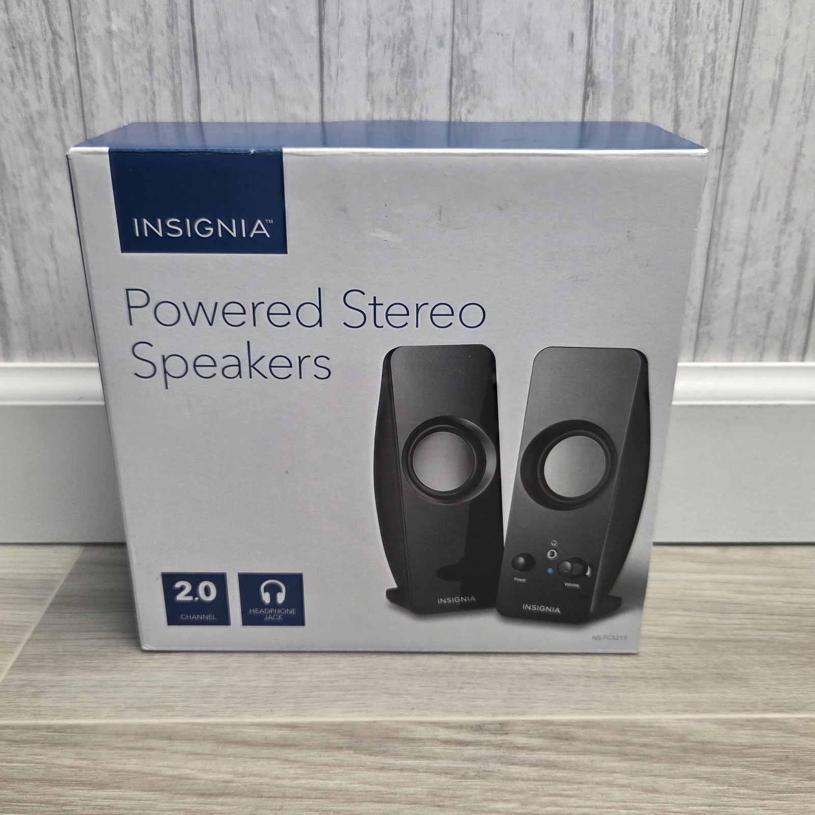 Insignia™  NS-PCS219​Audio Channels: 2.0 Channel Powered Stereo​Connectivity 