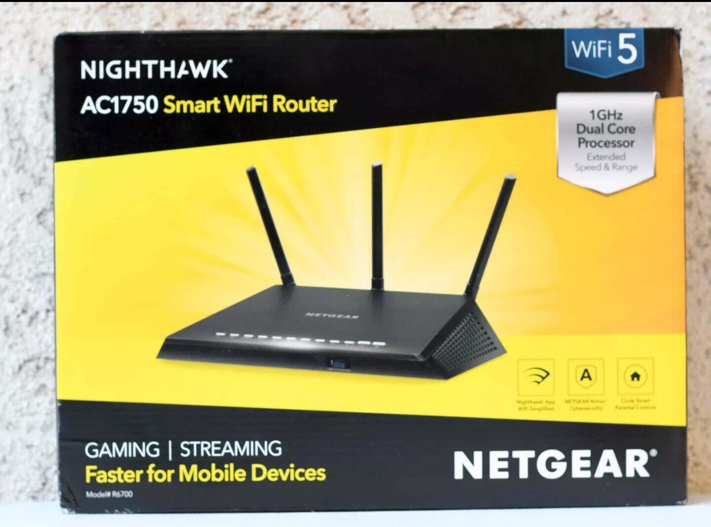 NETGEAR R7600 Nighthawk AC1750 Smart WiFi Router - R6700-100NAS