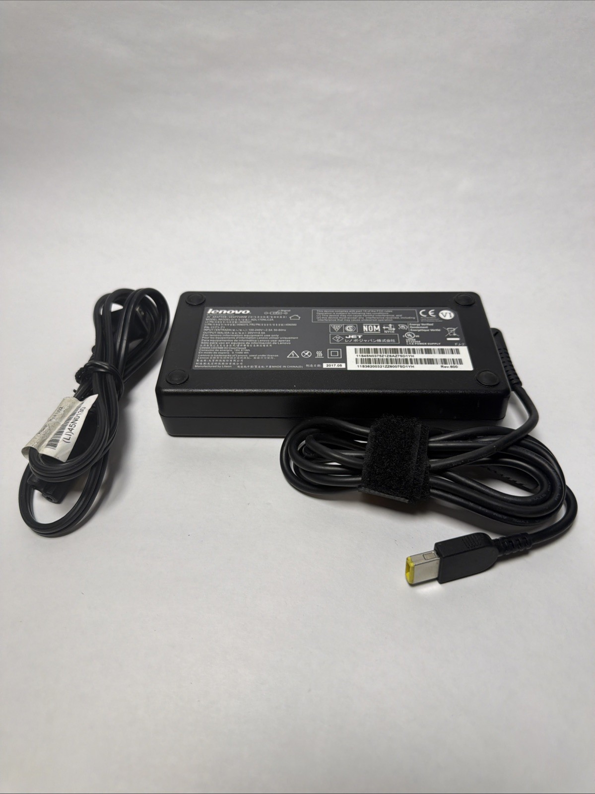 Lot Of 12 Lenovo 170W AC Power Adapter Charger Square Yellow Tip Thinkpad
