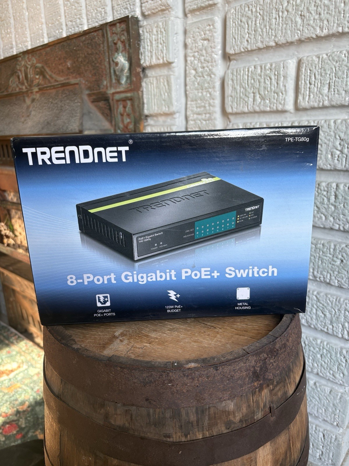 TRENDnet TPE-TG82g 8-Port Gigabit PoE+ Unmanaged Ethernet Switch