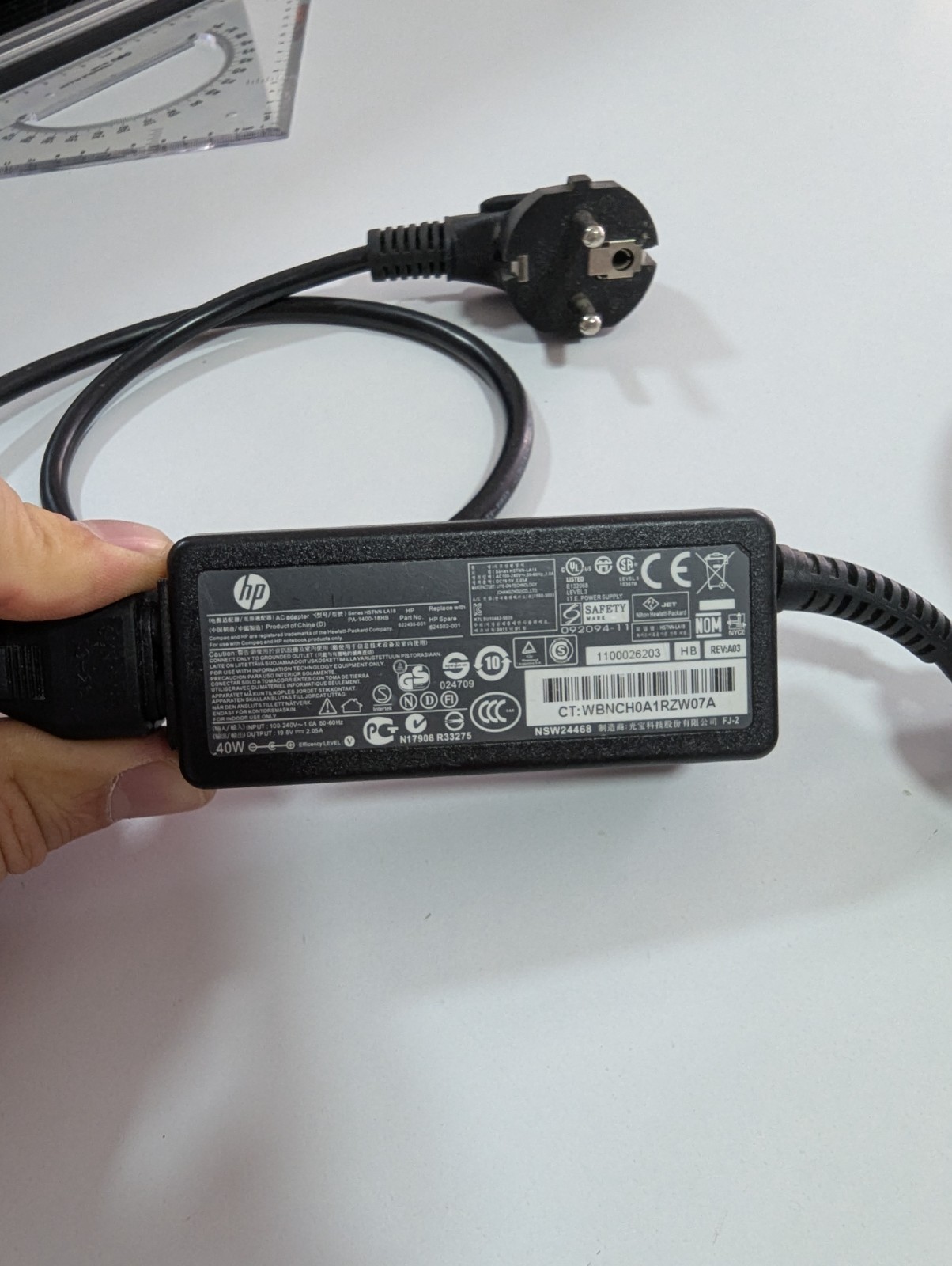 Original HP Mini Compaq AC Adapter 40W HSTNN-LA18 PA-1400-18HB