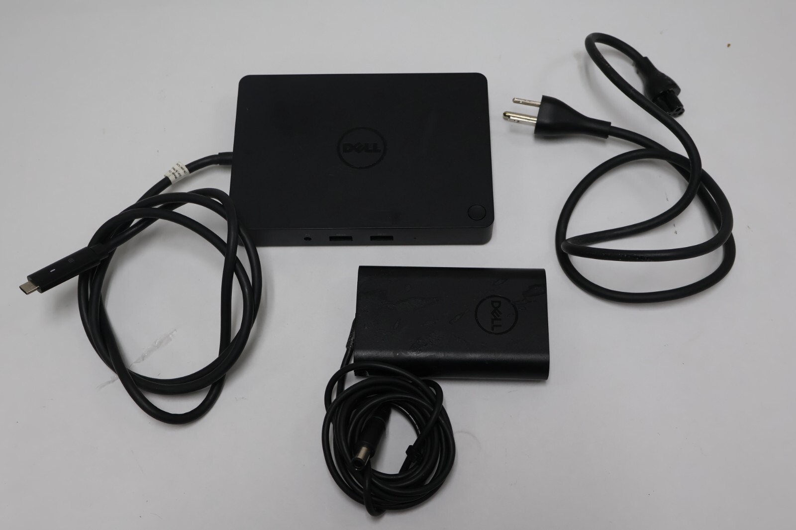 Genuine Dell WD15 4K USB-C Docking Station K17A001 w/ Power Adapter