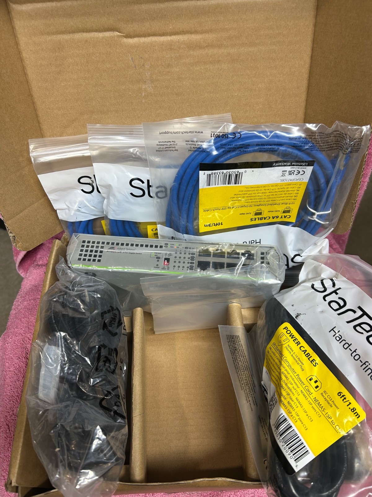 Allied Telesis AT-GS910/8-10 CentreCOM 8-port Unmanaged Gigabit Ethernet Switch