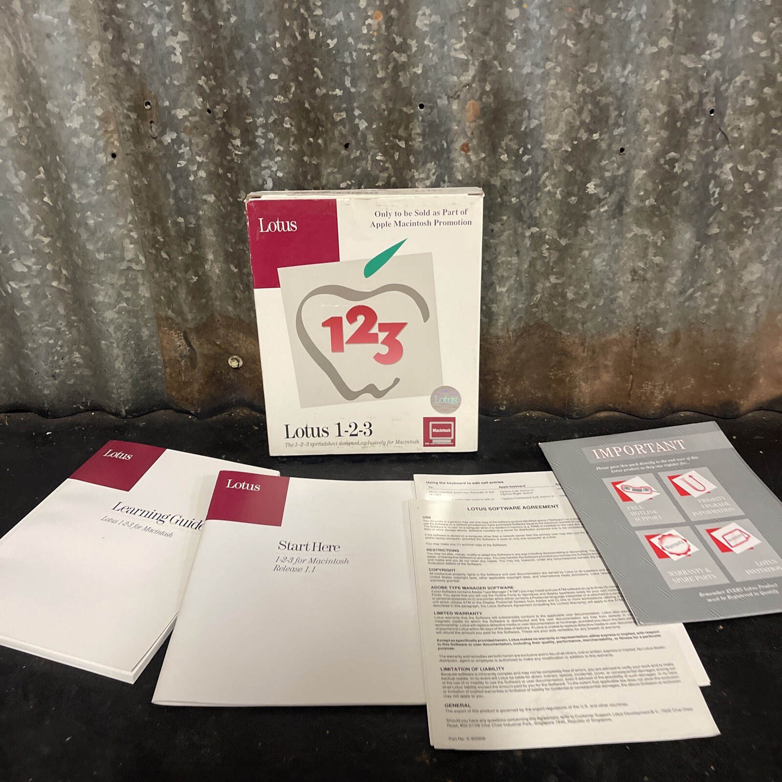 Apple Macintosh Lotus 1-2-3 123 Release 1.1 Manual & Box Vintage - No Disks -